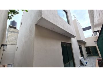 BELLA CASA MODERNA EN PREVENTA EN LIB. NORTE