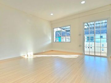 FOR SELL townhouse Nontiwa Garden BTS-Wongwian Yai CX-113722