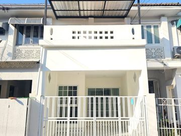 FOR SELL townhouse Nontiwa Garden BTS-Wongwian Yai CX-113722