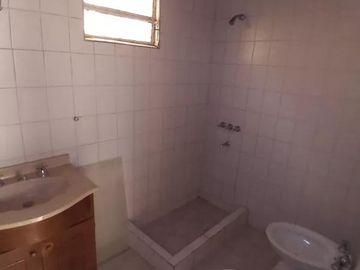 NSS. Casa de 3 Amb. a Reciclar, Ideal inversor en San Isidro Labrador