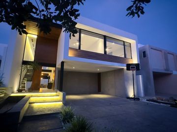 Casa en Venta en privada residencial Parque Natura en Mérida Yucatán.