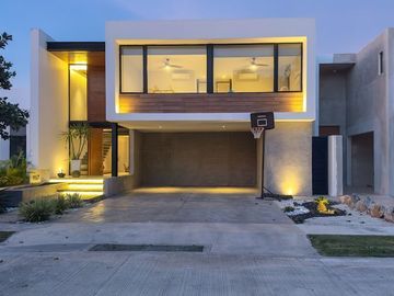 Casa en Venta en privada residencial Parque Natura en Mérida Yucatán.