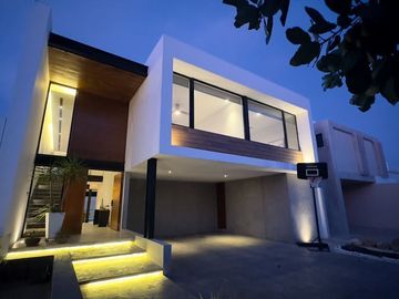 Casa en Venta en privada residencial Parque Natura en Mérida Yucatán.