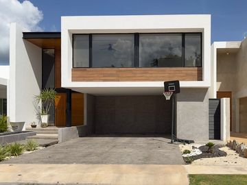 Casa en Venta en privada residencial Parque Natura en Mérida Yucatán.