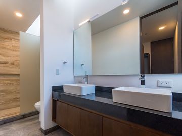 Casa en Venta de 4 Recamaras con sistema inteligente en Priv. Tamara en Mérida