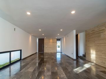 Casa en Venta de 4 Recamaras con sistema inteligente en Priv. Tamara en Mérida