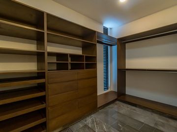 Casa en Venta de 4 Recamaras con sistema inteligente en Priv. Tamara en Mérida