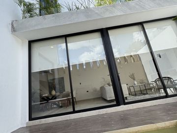 Casa en Venta en exclusiva privada en zona Yucatán Country Club.
