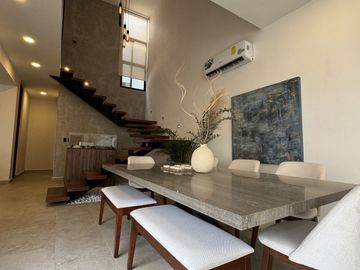 Casa en Venta en exclusiva privada en zona Yucatán Country Club.
