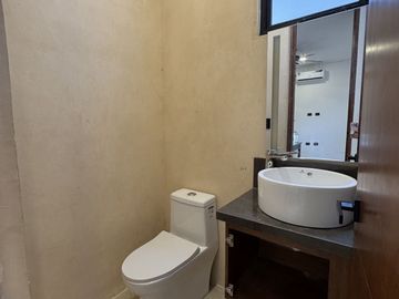 Casa en Venta en exclusiva privada en zona Yucatán Country Club.
