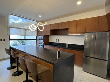 Casa en Venta en exclusiva privada en zona Yucatán Country Club.