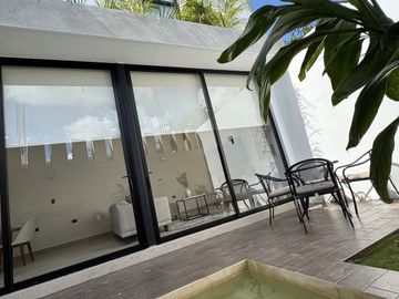 Casa en Venta en exclusiva privada en zona Yucatán Country Club.