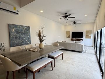 Casa en Venta en exclusiva privada en zona Yucatán Country Club.