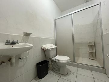 CASA EN VENTA, COL. VALLE DORADO, REYNOSA, TAM.