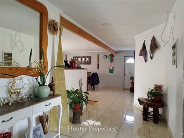 Casa en Venta en Frente a colegio Virginia Subercaseaux