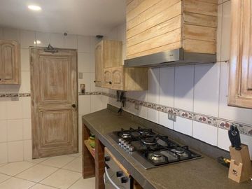 Casa en Venta en Cerro Franciscano, Camino Las Flores / ideal para residencial estudiante u hogar de ancianos