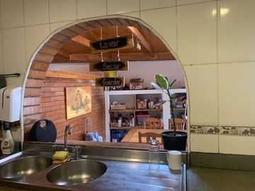Casa en Venta en Cerro Franciscano, Camino Las Flores / ideal para residencial estudiante u hogar de ancianos