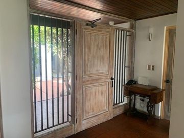 Casa en Venta en Cerro Franciscano, Camino Las Flores / ideal para residencial estudiante u hogar de ancianos