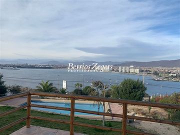 Casa en Venta en La Herradura / Nueva Costanera