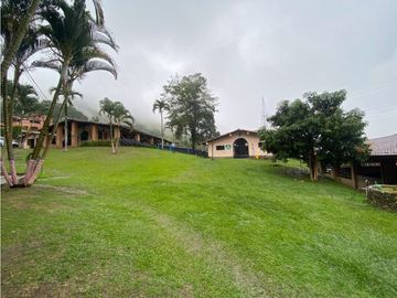 VENDEMOS FINCA CON PESEBRERA EN GIRARDOTA
