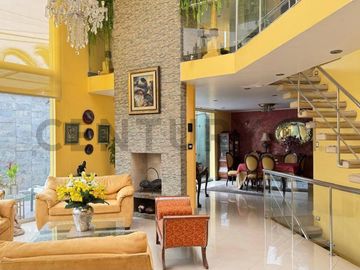 Hermosa Casa en Venta en La Molina