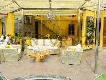 Hermosa Casa en Venta en La Molina
