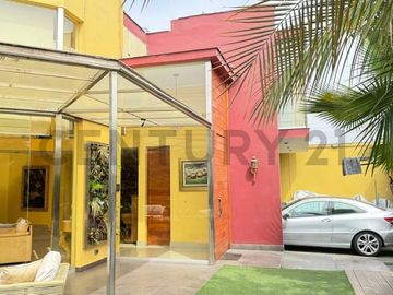 Hermosa Casa en Venta en La Molina