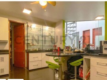 Hermosa Casa en Venta en La Molina