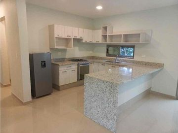 3 habitaciones 2 baños súper amplio departamento en venta PdC