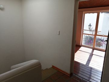 MEGA SEGURIDAD  Y JARDÍN PRIVADO