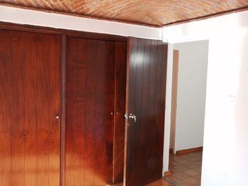 MEGA SEGURIDAD  Y JARDÍN PRIVADO