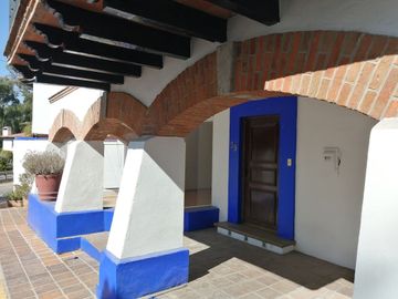 MEGA SEGURIDAD  Y JARDÍN PRIVADO