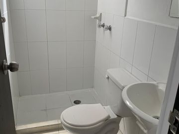 Venta Apto Alamos, C Piso 9 Con Ascensor, Cali.