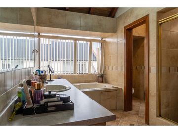 Amagasi Del Inca, Casa en Venta, 379.28m2, 4 Habitaciones