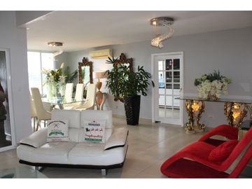 Se vende Casa en Bosques de cibeles, Altos de Panama