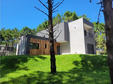 Casa en Venta - Zona Norte - A estrenar - Calidad de Construcción