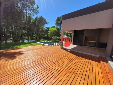 Casa en Venta - Zona Norte - A estrenar - Calidad de Construcción