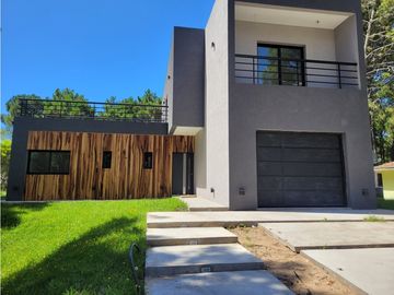 Casa en Venta - Zona Norte - A estrenar - Calidad de Construcción