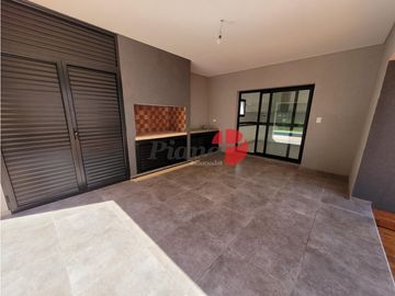Casa en Venta - Zona Norte - A estrenar - Calidad de Construcción
