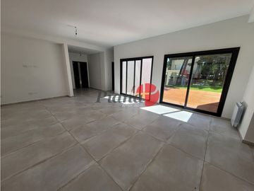 Casa en Venta - Zona Norte - A estrenar - Calidad de Construcción