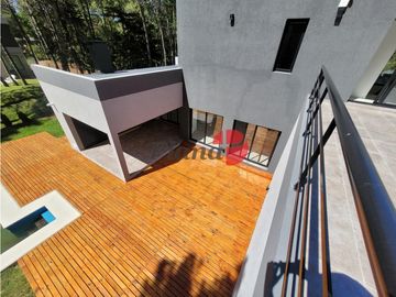 Casa en Venta - Zona Norte - A estrenar - Calidad de Construcción