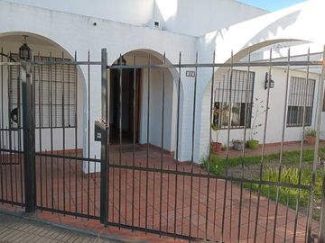 Casa en venta en Quilmes Este