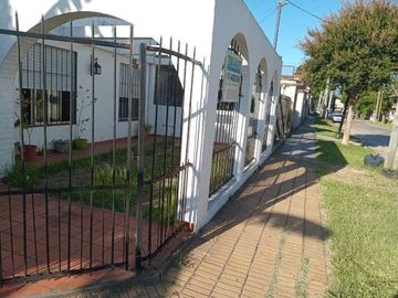 Casa en venta en Quilmes Este