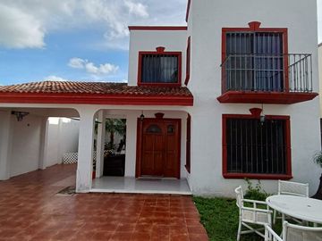 Hermosa Casa en Venta de 5 Recámaras en Residencial Malibu