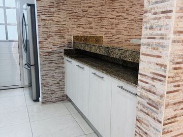 Casa en venta en privada de 4 habitaciones, una en planta baja, semi  amueblada