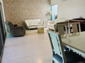 Casa en venta en privada de 4 habitaciones, una en planta baja, semi  amueblada