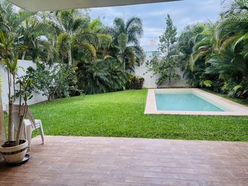 Casa en venta en privada de 4 habitaciones, una en planta baja, semi  amueblada