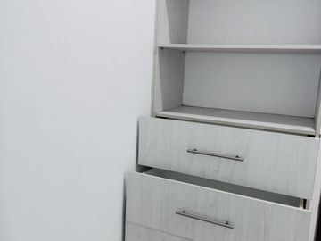 Casa en venta en privada de 4 habitaciones, una en planta baja, semi  amueblada