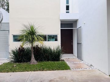 Casa en venta en privada de 4 habitaciones, una en planta baja, semi  amueblada