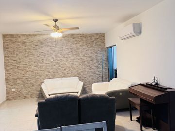 Casa en venta en privada de 4 habitaciones, una en planta baja, semi  amueblada